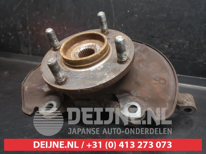 Mitsubishi Colt Fusee rechts-voor O746304
