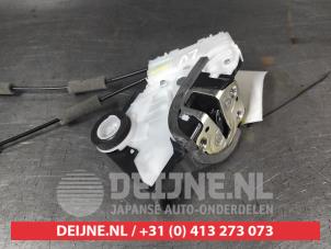 Toyota Yaris Cross Deurslot Mechaniek 4Deurs links-voor O746507 foto 2