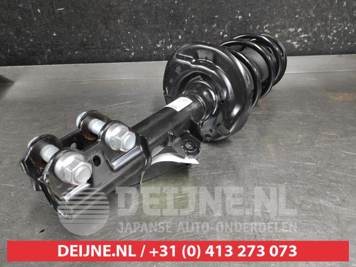 Toyota Yaris Cross Stoßdämpferstrebe rechts vorne O746503