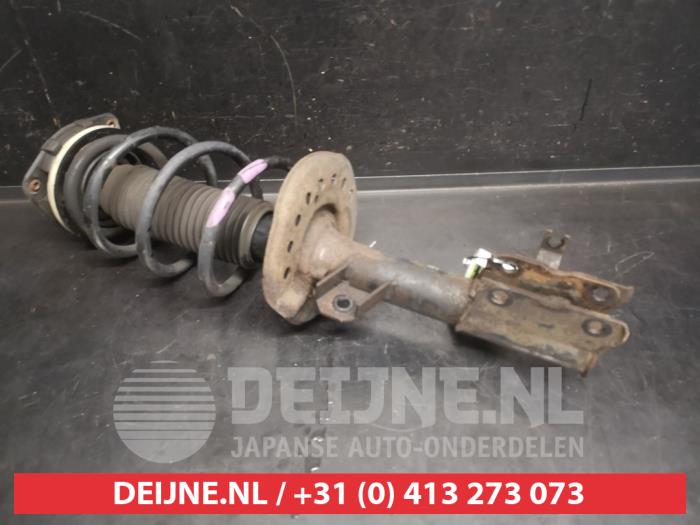 Nissan Qashqai Stoßdämpferstrebe rechts vorne O746665