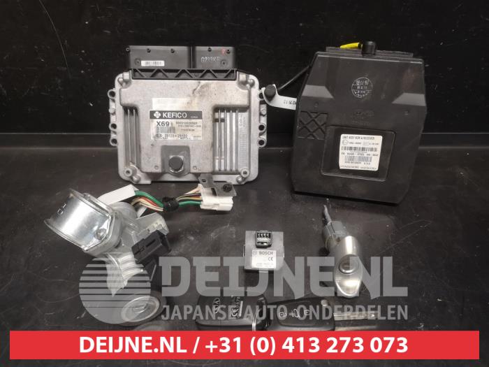 Kia Venga Kontaktslot+Sleutel O746585
