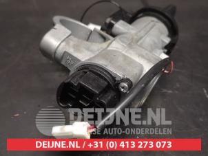 Nissan Qashqai Kontaktslot+Sleutel O746656 foto 2