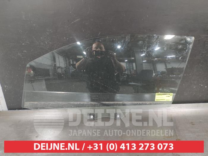 Toyota Aygo Türscheibe 4-türig links vorne O746722