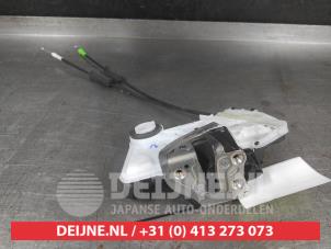 Toyota Aygo Door lock mechanism 4-door, front left O746723 photo 2