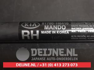 Kia Stonic Gasdämpfer rechts hinten O746927 foto 3