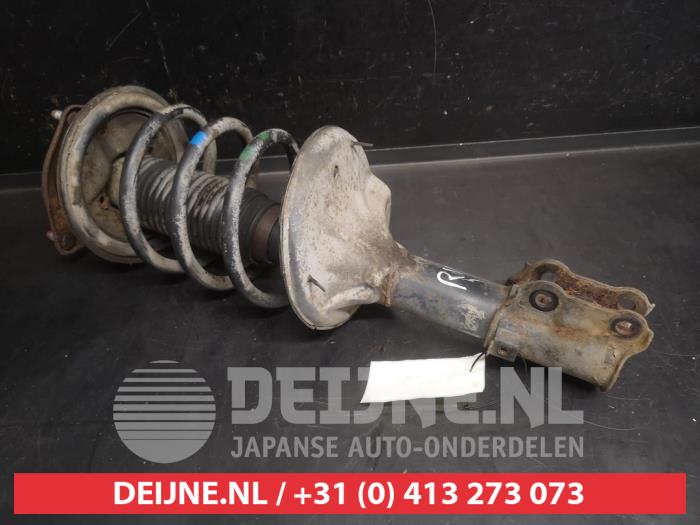 Hyundai Matrix Stoßdämpferstrebe rechts vorne O747008