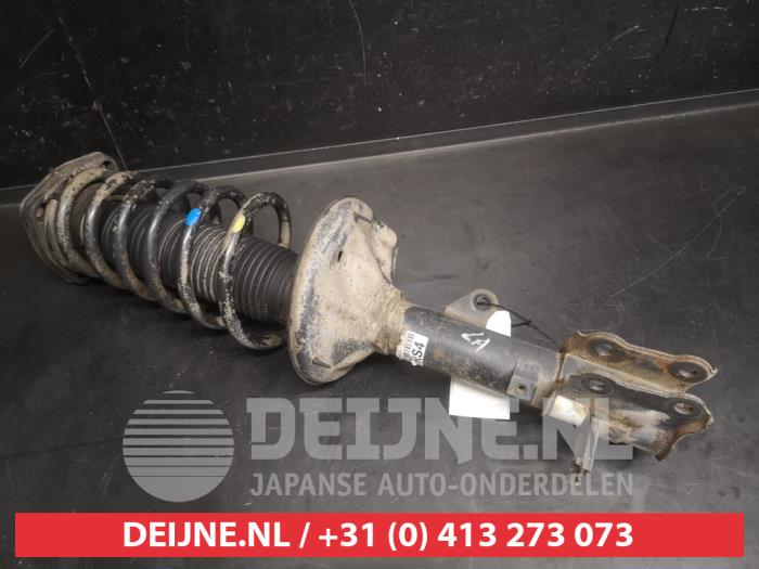 Hyundai Matrix Stoßdämpferstrebe links hinten O747010