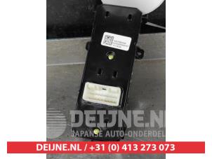 Hyundai Tucson Multi-functional window switch O747039 photo 2