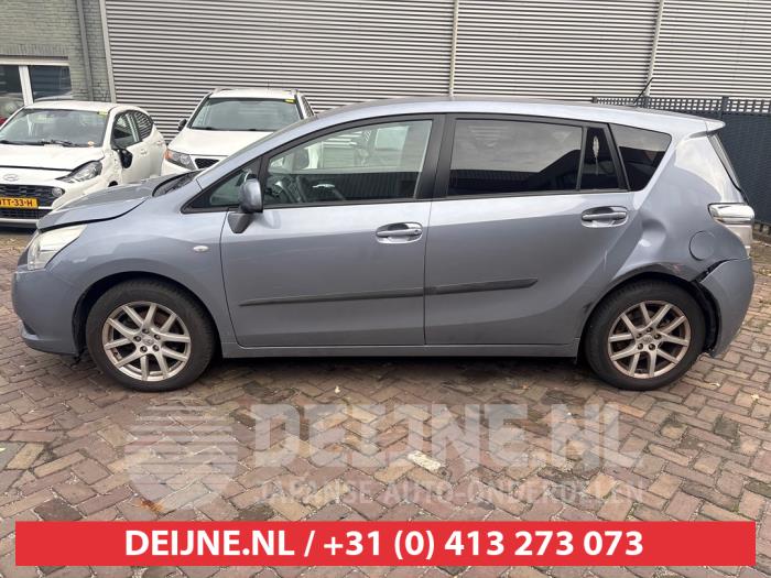 Toyota Verso Portierruit 4Deurs links-voor O747084