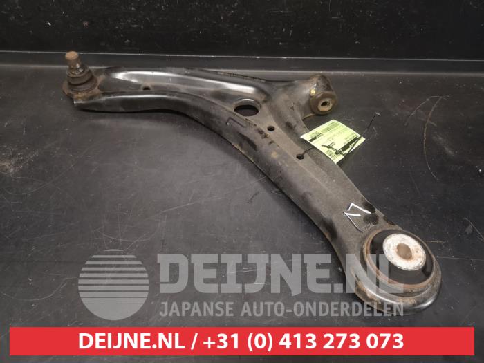 Mazda 2 Draagarm onder links-voor O747111