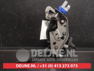 Mazda 2 Clutch pedal O747118 photo 2