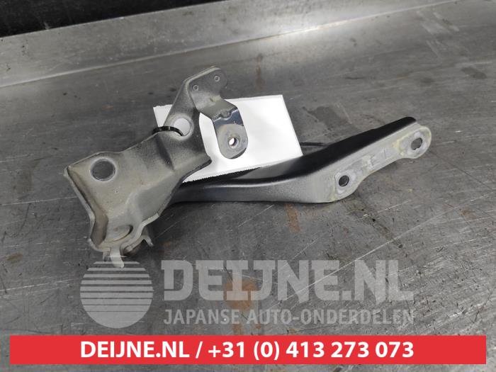 Subaru Legacy Bonnet Hinge O747136