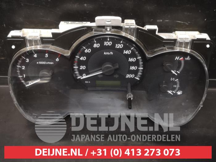 Toyota Hilux Tacho - Kombiinstrument KM O747144