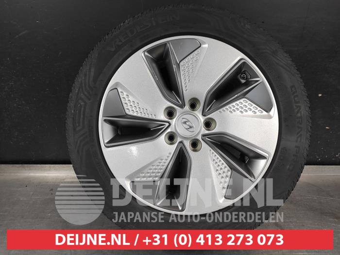 Hyundai Kona Velgen set + winterbanden O747197