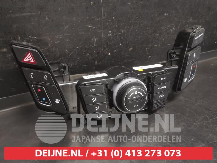Hyundai I40 Heater control panel O747306