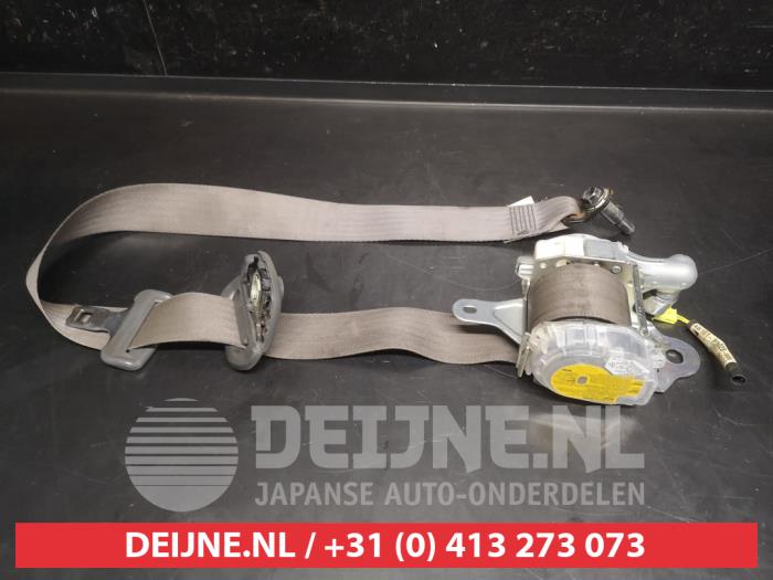 Toyota Hilux Veiligheidsgordel links-voor O747246