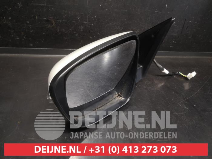 Nissan Qashqai Buitenspiegel links O747381