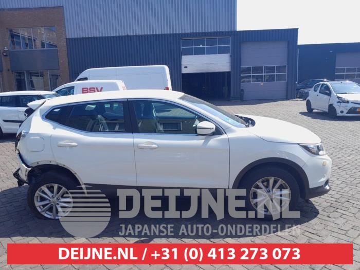 Nissan Qashqai Extra window 4-door, right O747392