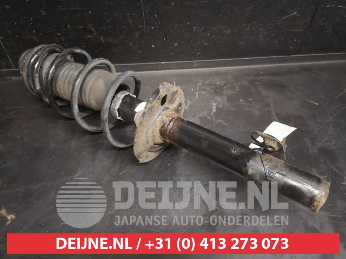 Toyota Aygo Stoßdämpferstrebe links vorne O747371