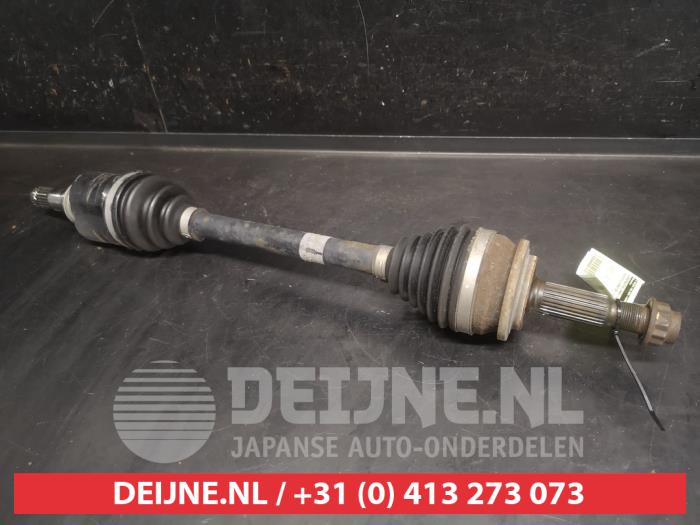 Toyota Verso Front drive shaft, left O747427