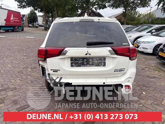 Mitsubishi Outlander Heckklappenreflektor rechts O747454