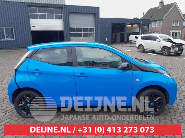 Toyota Aygo Tür 4-türig rechts vorne O747544
