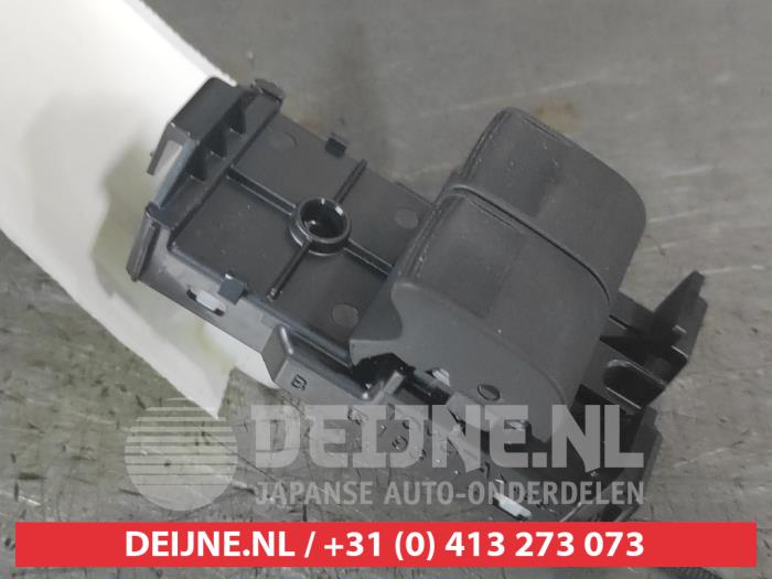 Toyota Aygo X Multi-functional window switch O747578