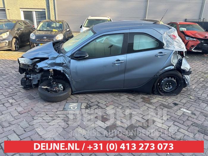 Toyota Aygo X Türscheibe 4-türig links hinten O747584
