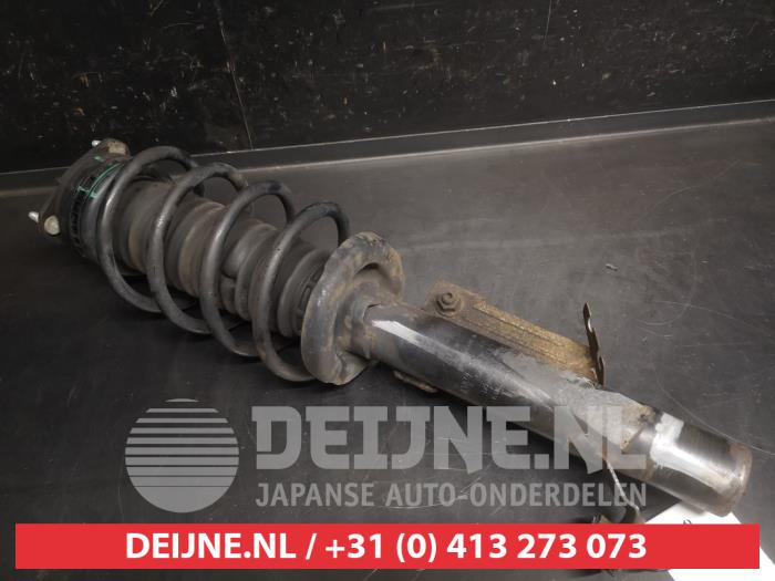 Mazda 2 Stoßdämpferstrebe links vorne O747604