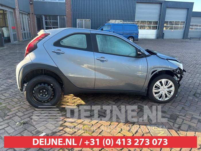 Toyota Aygo X Seitenschürze rechts O747608