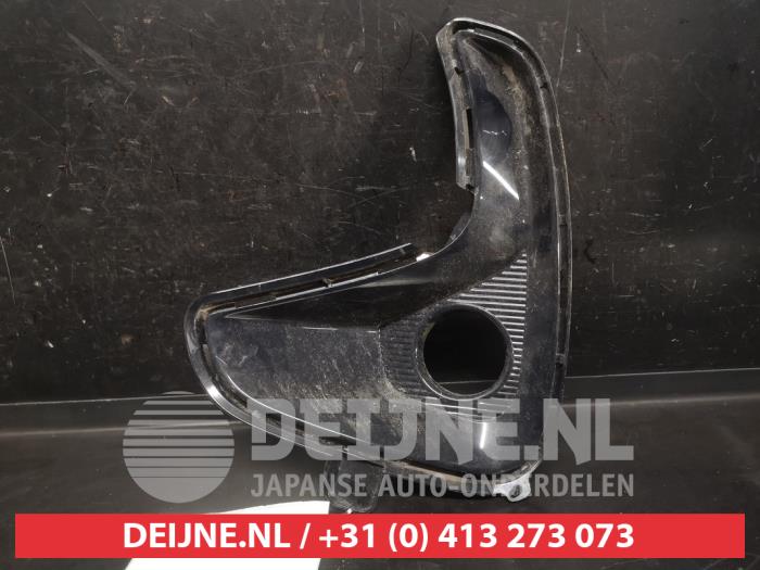 Toyota Yaris Bumper grille O747812