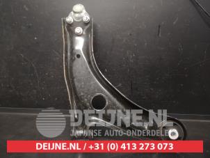 Toyota Yaris Querlenker unten links vorne O747944 foto 2