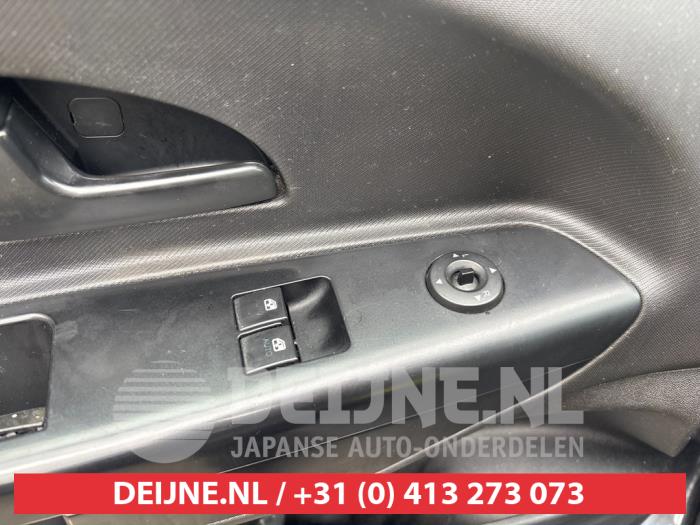 Kia Ceed Kombischalter Fenster O747959