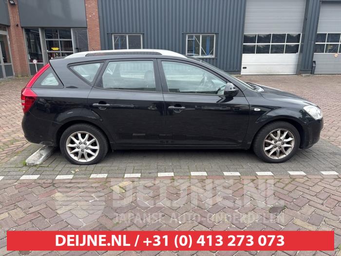 Kia Ceed Extra window 4-door, right O747974