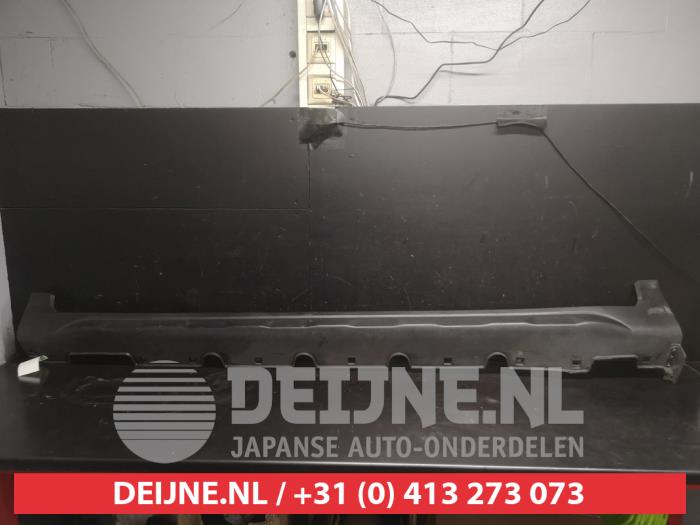 Hyundai I20 Side skirt, left O748004