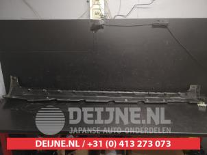 Hyundai I20 Zijskirt links O748004 foto 2