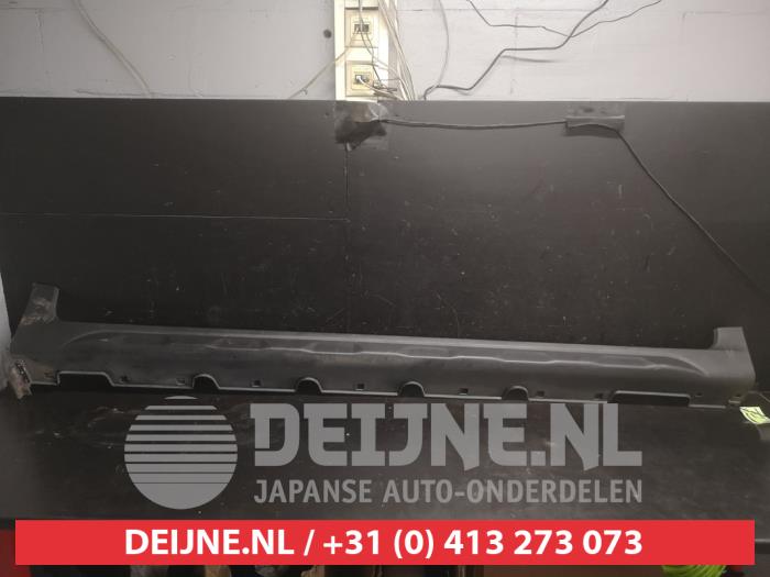 Hyundai I20 Side skirt, right O748005