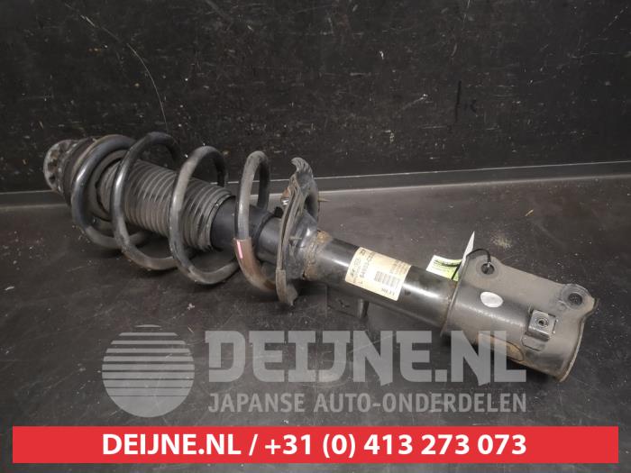 Hyundai I20 Stoßdämpferstrebe links vorne O748014