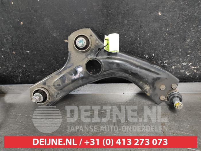 Nissan Juke Draagarm onder rechts-voor O748017