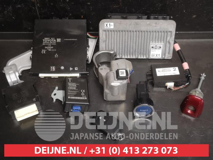 Toyota Yaris Engine management computer O748329
