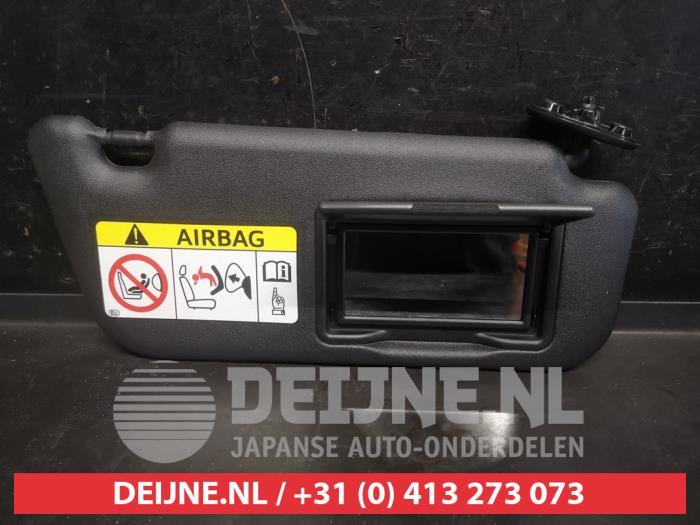 Toyota Yaris Sun visor O748361