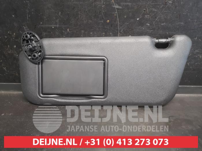 Toyota Yaris Sun visor O748360