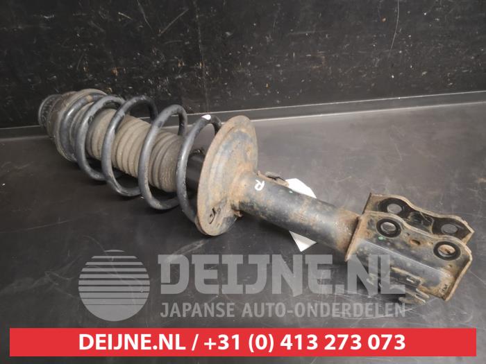 Toyota Yaris Front shock absorber rod, right O748369