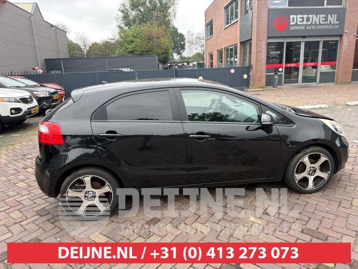 Kia Rio Türscheibe 4-türig rechts hinten O748614