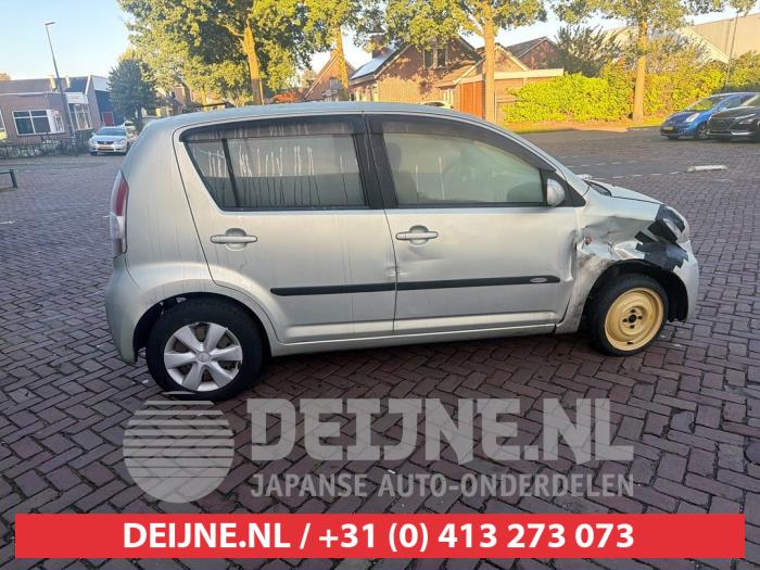 Daihatsu Sirion Türscheibe 4-türig rechts vorne O748663