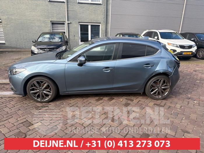Mazda 3 Door window 4-door, front left O748707