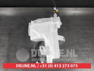 Toyota Aygo X Ruitensproeiertank voor O748739 foto 2
