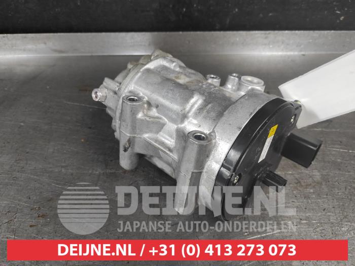 Toyota Aygo X Air conditioning pump O748757