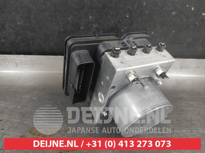 Toyota Aygo X ABS pump O748758