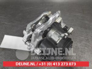 Toyota Aygo X Bremszange rechts hinten O748772 foto 2